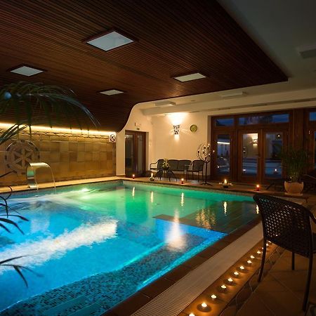 Wellness Hotel & Minipivovar Knezinek เชสเกบูดิเยโจวิตเซ ภายนอก รูปภาพ