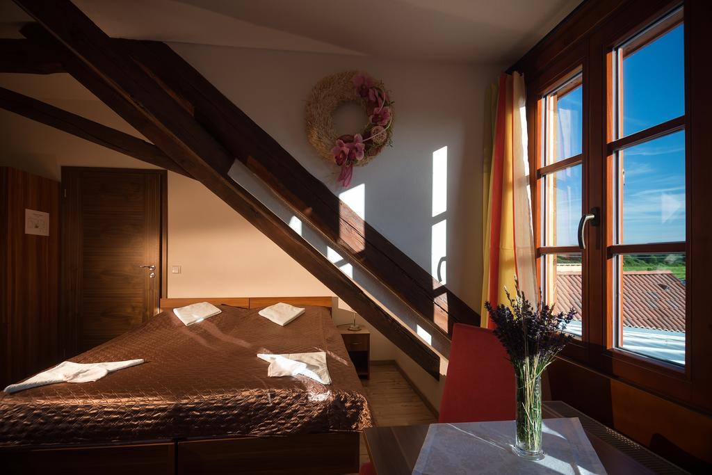 Wellness Hotel & Minipivovar Knezinek เชสเกบูดิเยโจวิตเซ ห้อง รูปภาพ