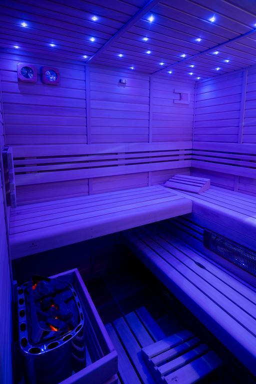 Wellness Hotel & Minipivovar Knezinek เชสเกบูดิเยโจวิตเซ ภายนอก รูปภาพ